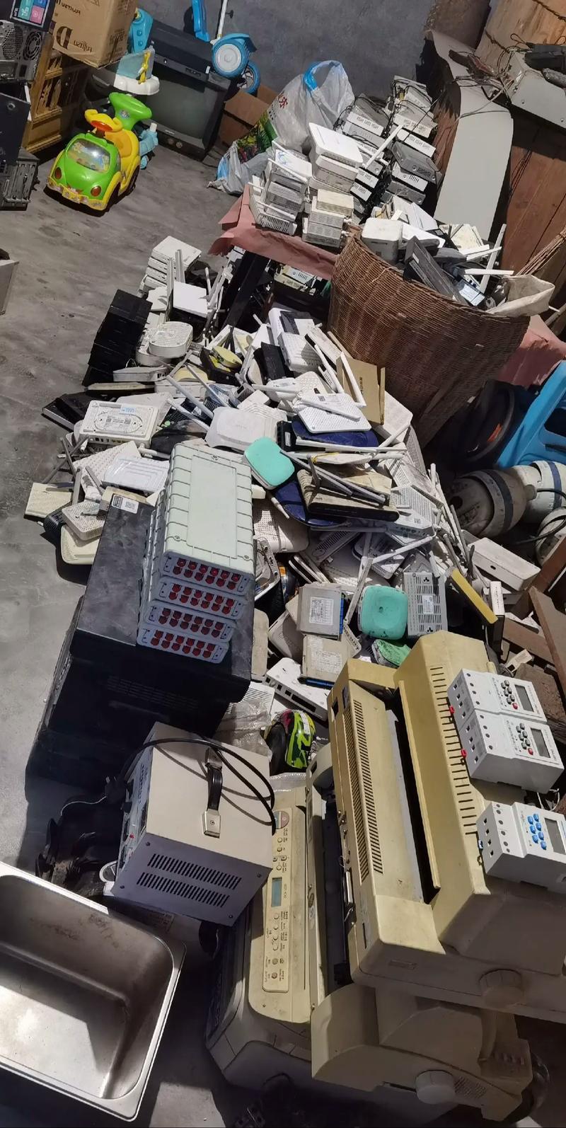 高价回收废旧手机电子产品 #电子产品 #通信设备 #再生资 - 抖音